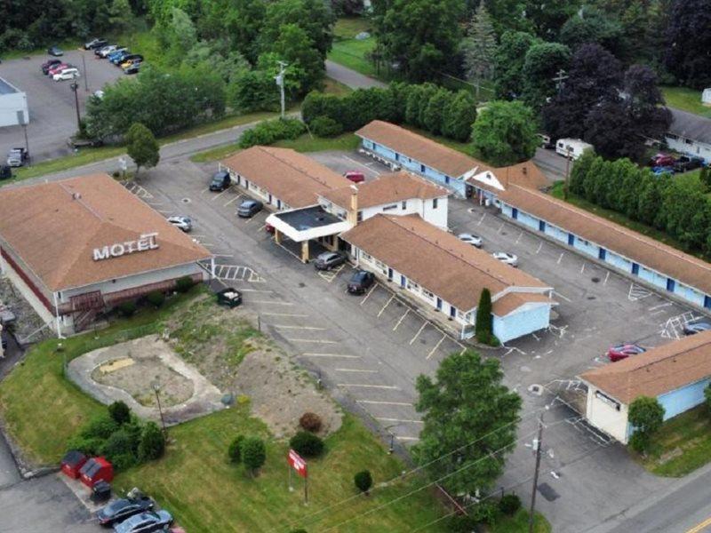 Parkway Inn ヴェスタル エクステリア 写真