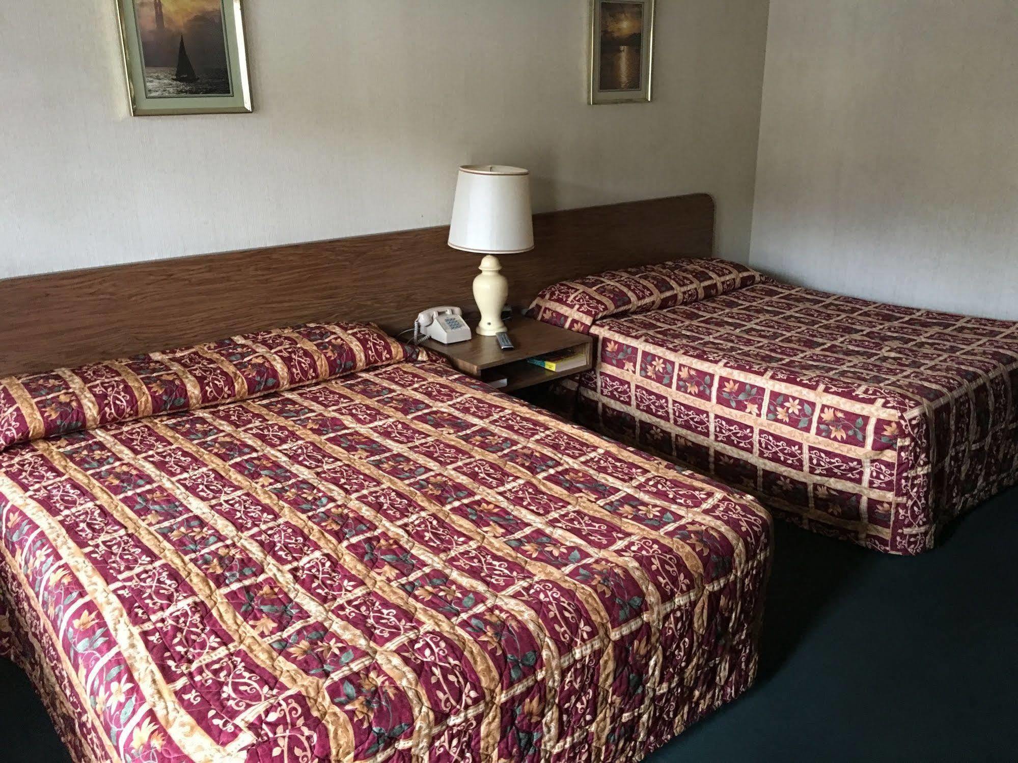 Parkway Inn ヴェスタル エクステリア 写真