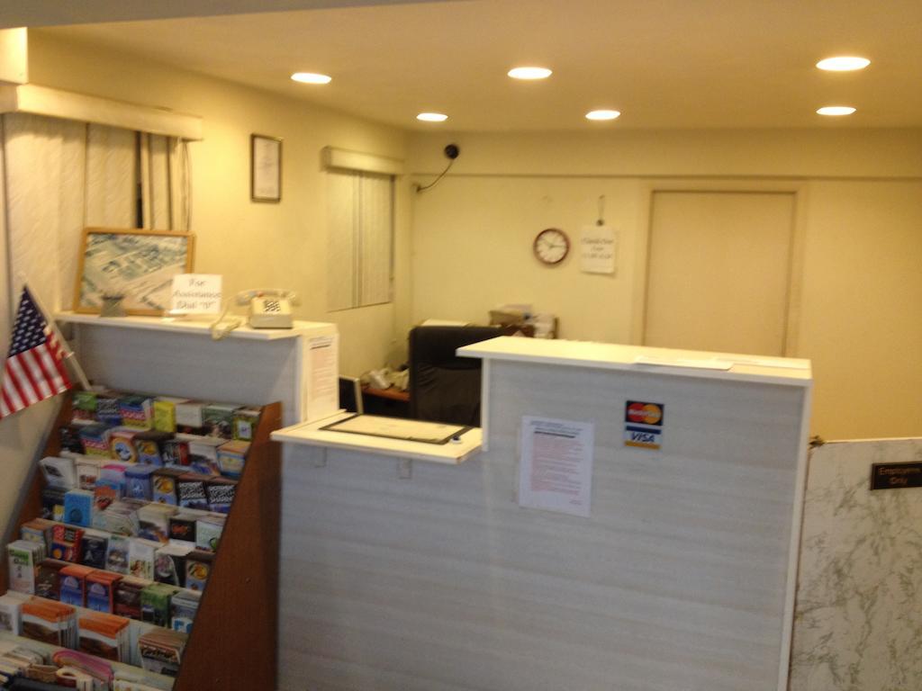 Parkway Inn ヴェスタル エクステリア 写真